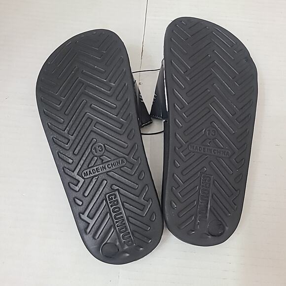 Pikachu Classic Pokemon Slides Unisex Kids Size 13 NWT - Picture 3 of 8